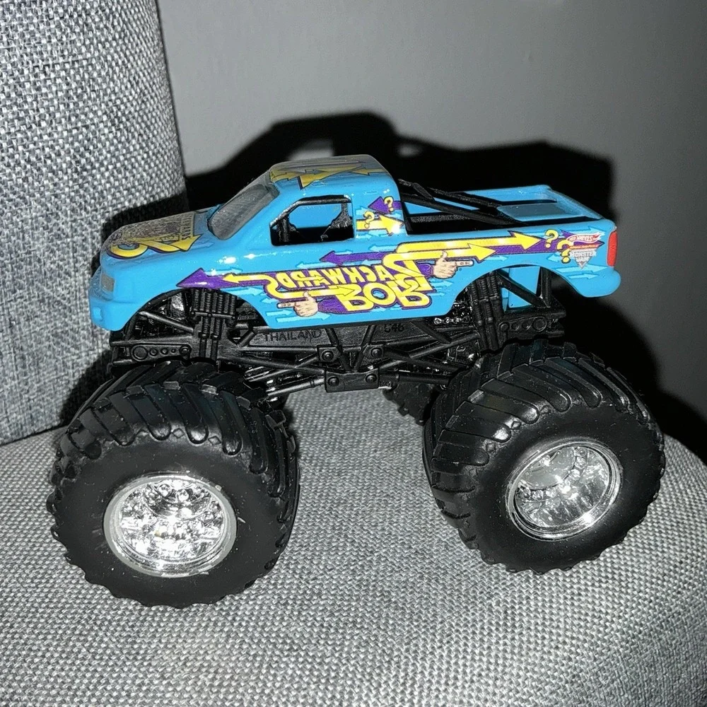 RARE Monster Jam Hot Wheels BACKWARDS BOB Monster‎ Truck 1:24 Diecast Original
